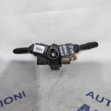 Carica l'immagine nel visualizzatore di Gallery, Devioluce peugeot 107 benzina anno 2006 codice:17F001(sfA2)