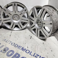 Carica l'immagine nel visualizzatore di Gallery, 4 cerchi in lega 5 fori Volkswagen golf 16 pollici