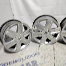 Carica l'immagine nel visualizzatore di Gallery, 4 cerchi in lega 4 fori RENAULT 16 pollici