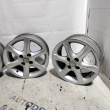 Carica l'immagine nel visualizzatore di Gallery, 4 cerchi in lega 4 fori TOYOTA 15 pollici