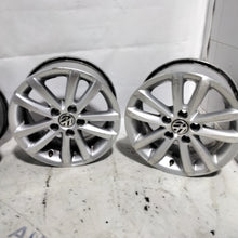 Carica l'immagine nel visualizzatore di Gallery, 4 cerchi in lega 5 fori VOLKSWAGEN 14 pollici