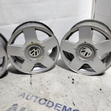 Carica l'immagine nel visualizzatore di Gallery, 4 cerchi in lega 5 fori VOLKSWAGEN 15 pollici