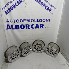 Carica l'immagine nel visualizzatore di Gallery, 4 cerchi in lega 15 pollici alfa 156 5 fori codice 60663885