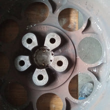 Carica l'immagine nel visualizzatore di Gallery, 4 cerchi in lega 15 pollici alfa 156 5 fori codice 60663885