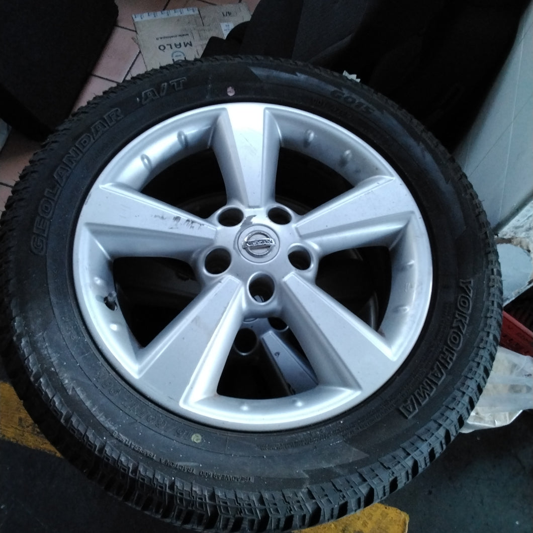 (4) Gomme e cerchi vendibili anche separatamente, Nissan 215/60/17 fori 5