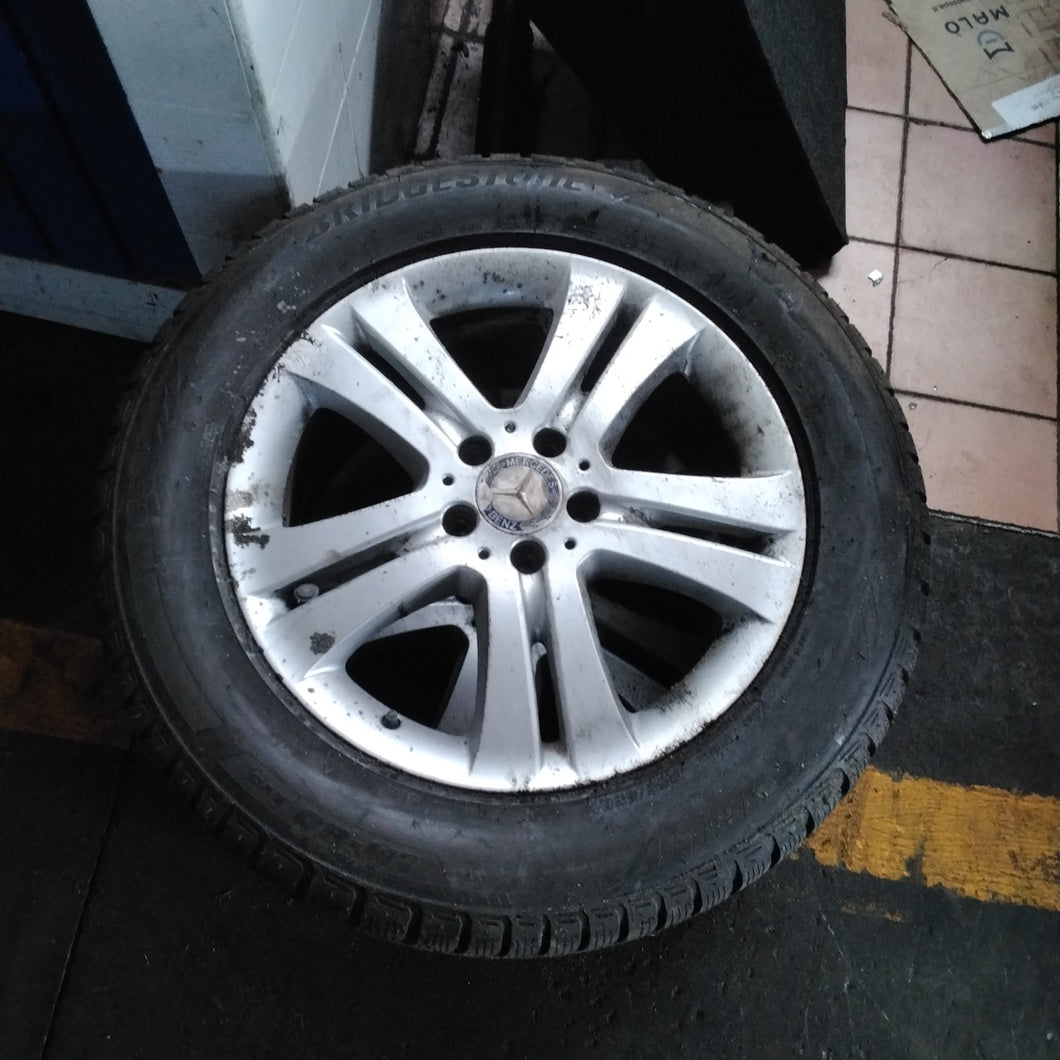 (4) gomme e cerchi vendibili anche separatamente Mercedes 255/55/18 fori 5