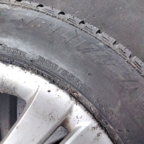 (4) gomme e cerchi vendibili anche separatamente Mercedes 255/55/18 fori 5