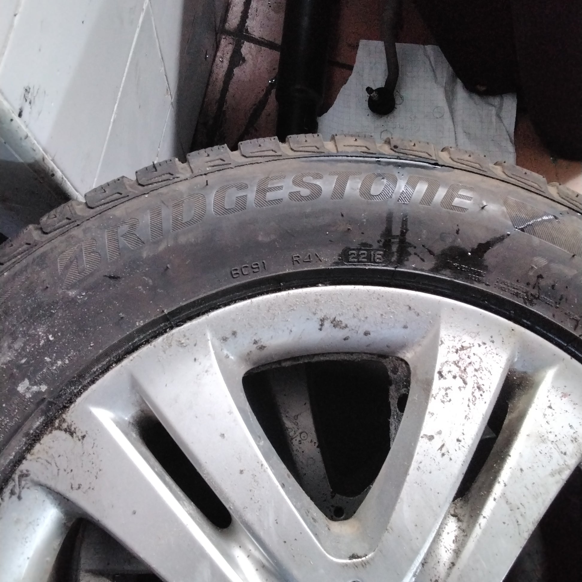 (4) gomme e cerchi vendibili anche separatamente Mercedes 255/55/18 fori 5