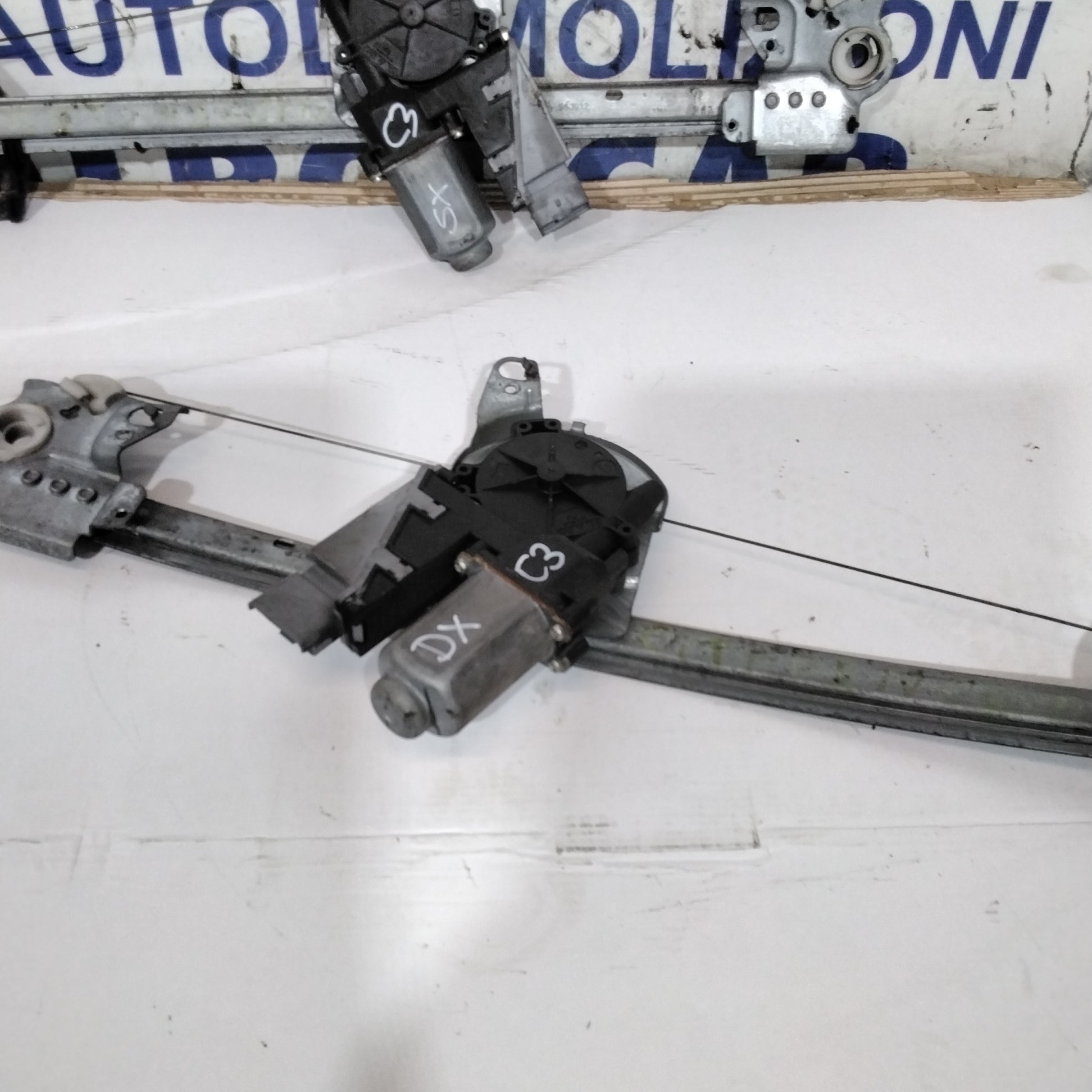 Alzavetro anteriore destro Citroen C3 2004 cod: 400618F