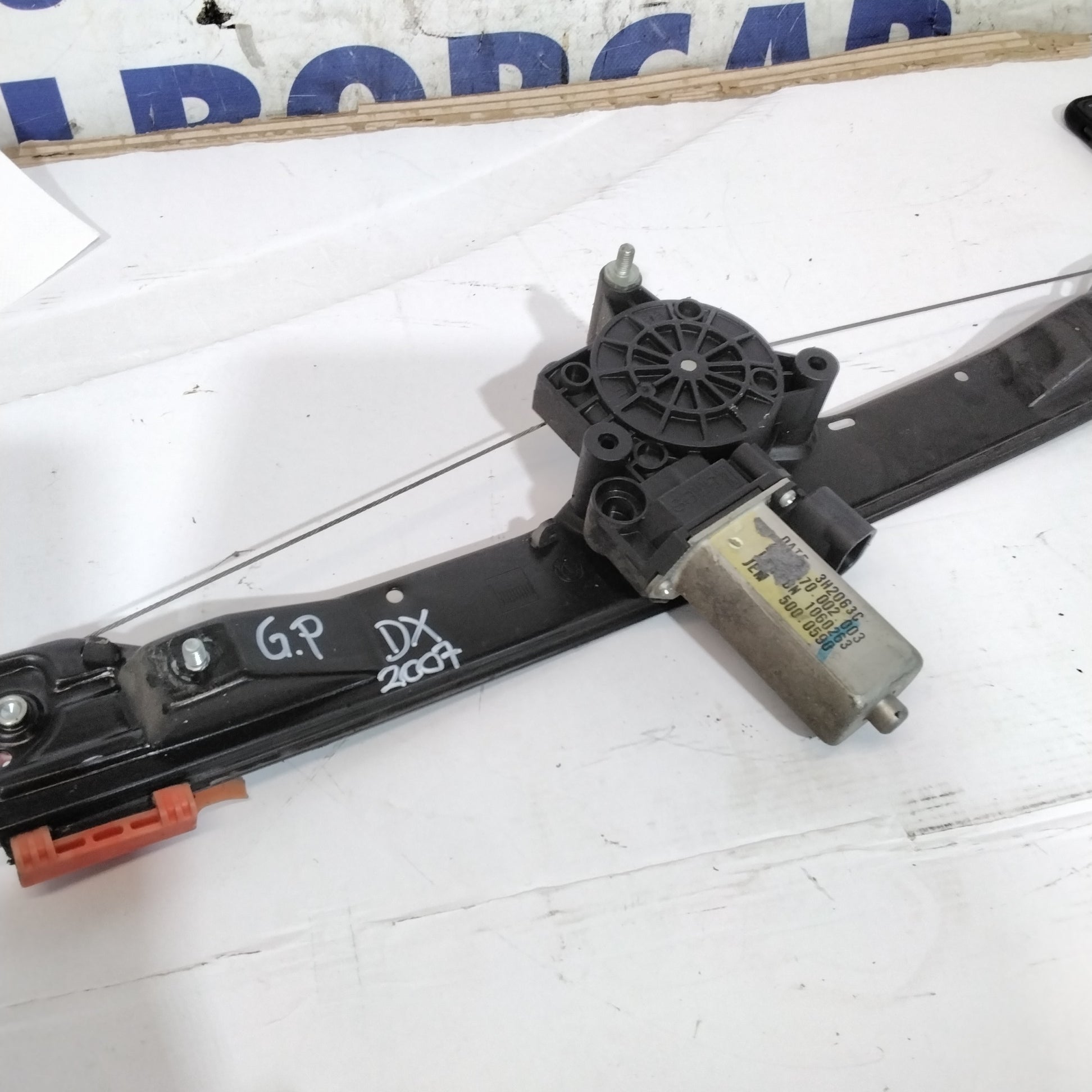 Alzavetro anteriore destro fiat grande punto 2007 cod:1060263
