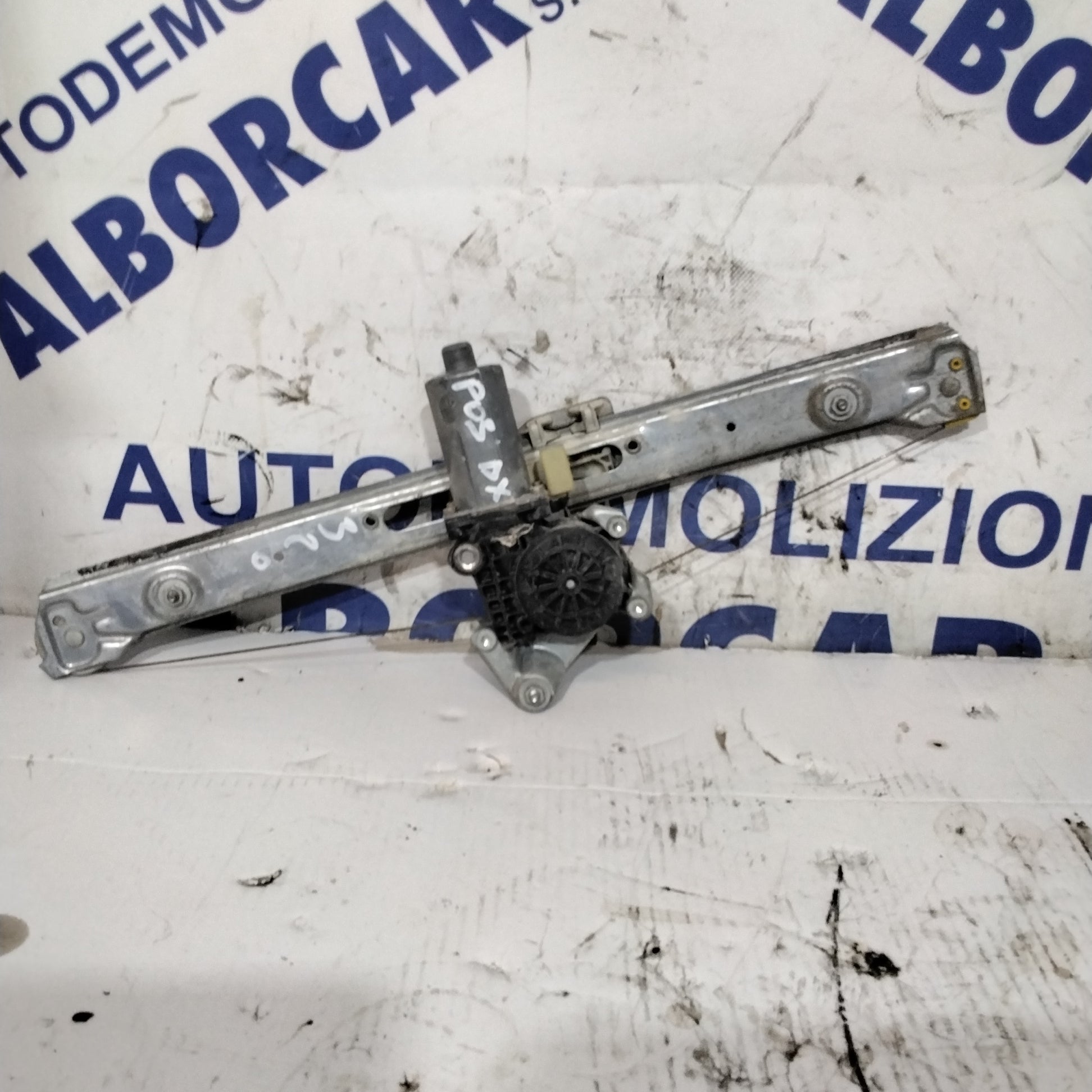 BMW 320 right rear window regulator code: 676283620650