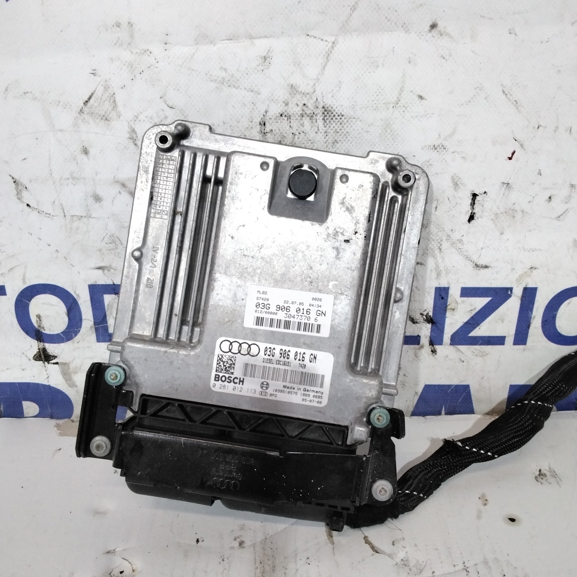 Audi A4 2007 2.0 Engine Control Unit code: 0281012113