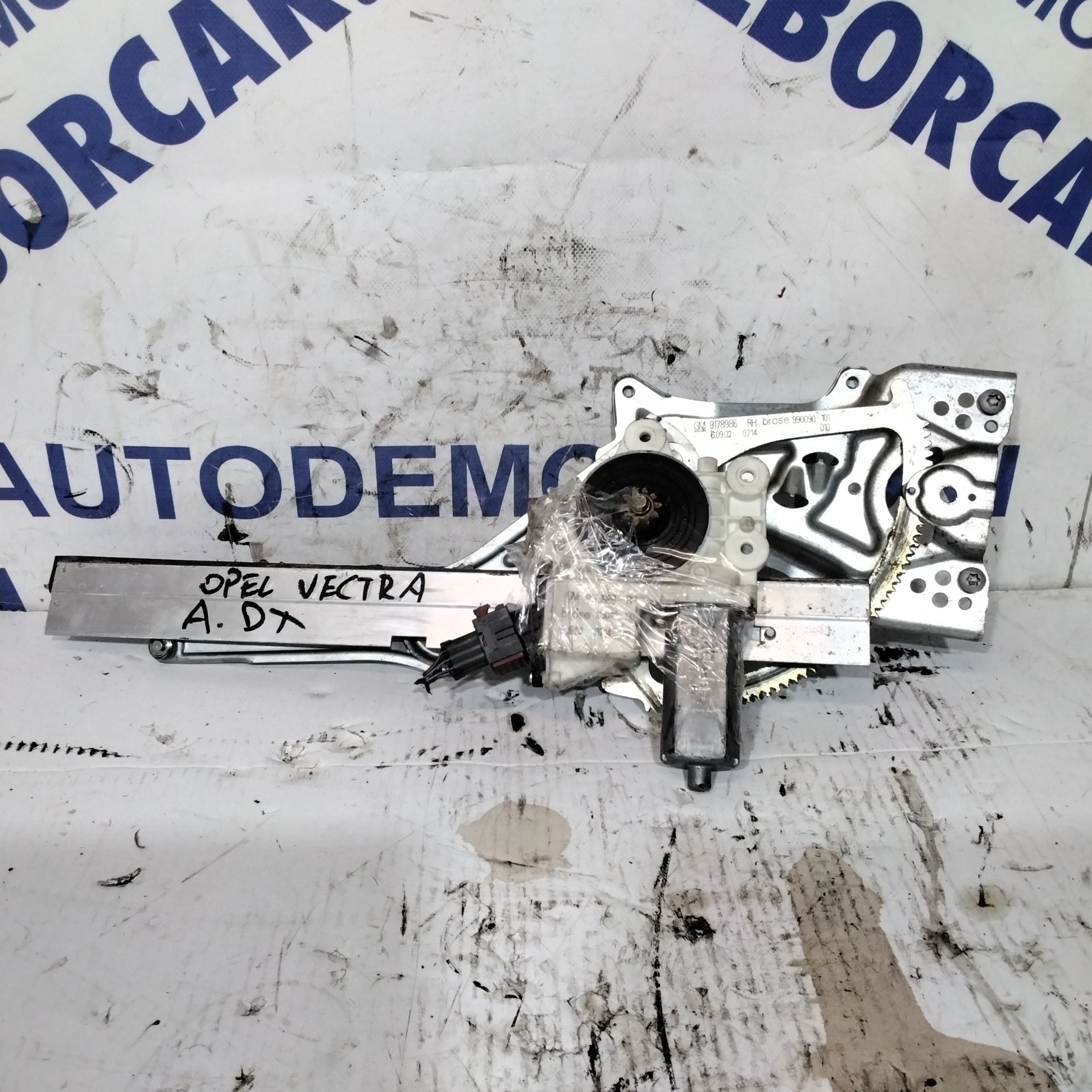 Alzavetro anteriore destro opel vectra