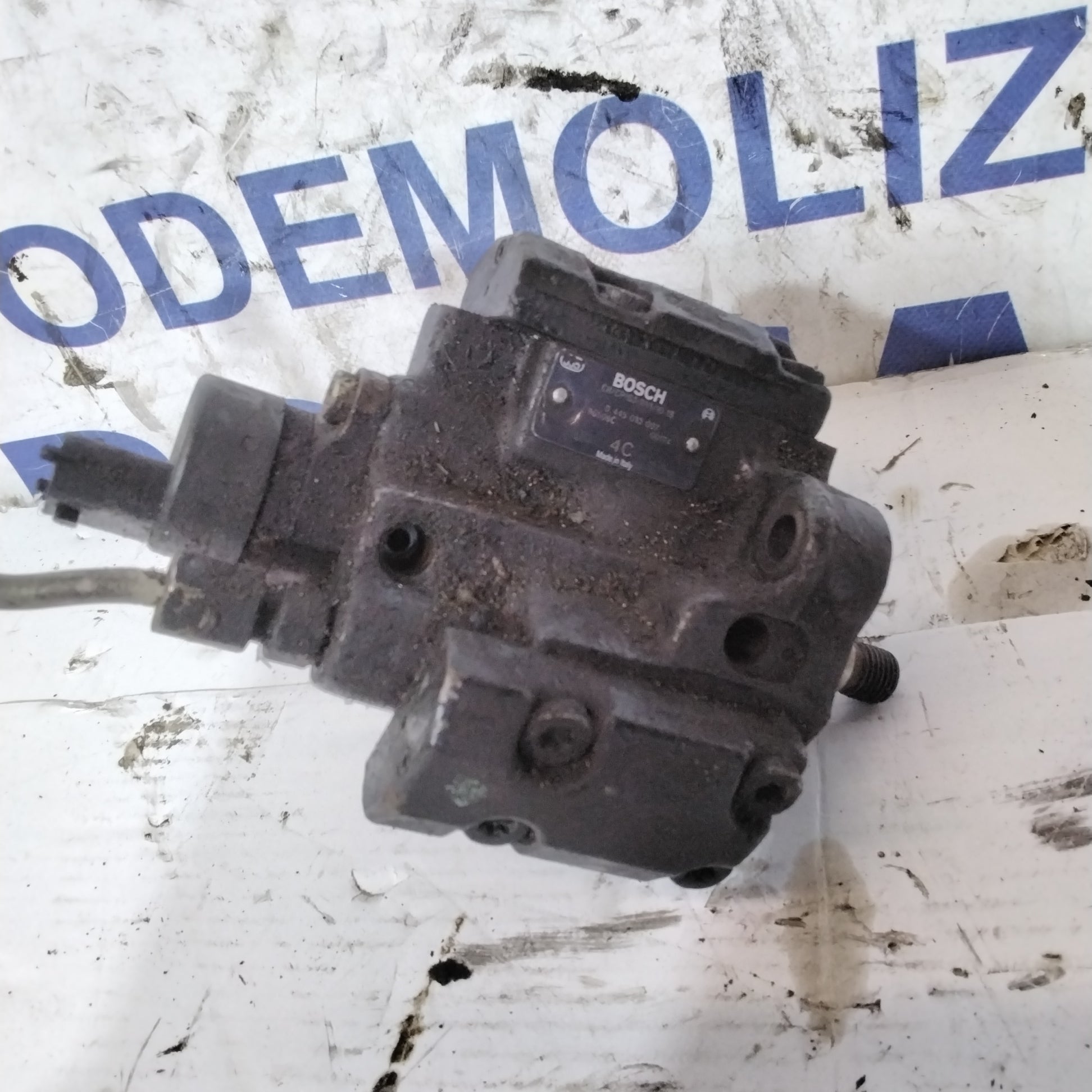 Bomba de combustible/diésel Alfa Romeo 147 cód: 0445010007