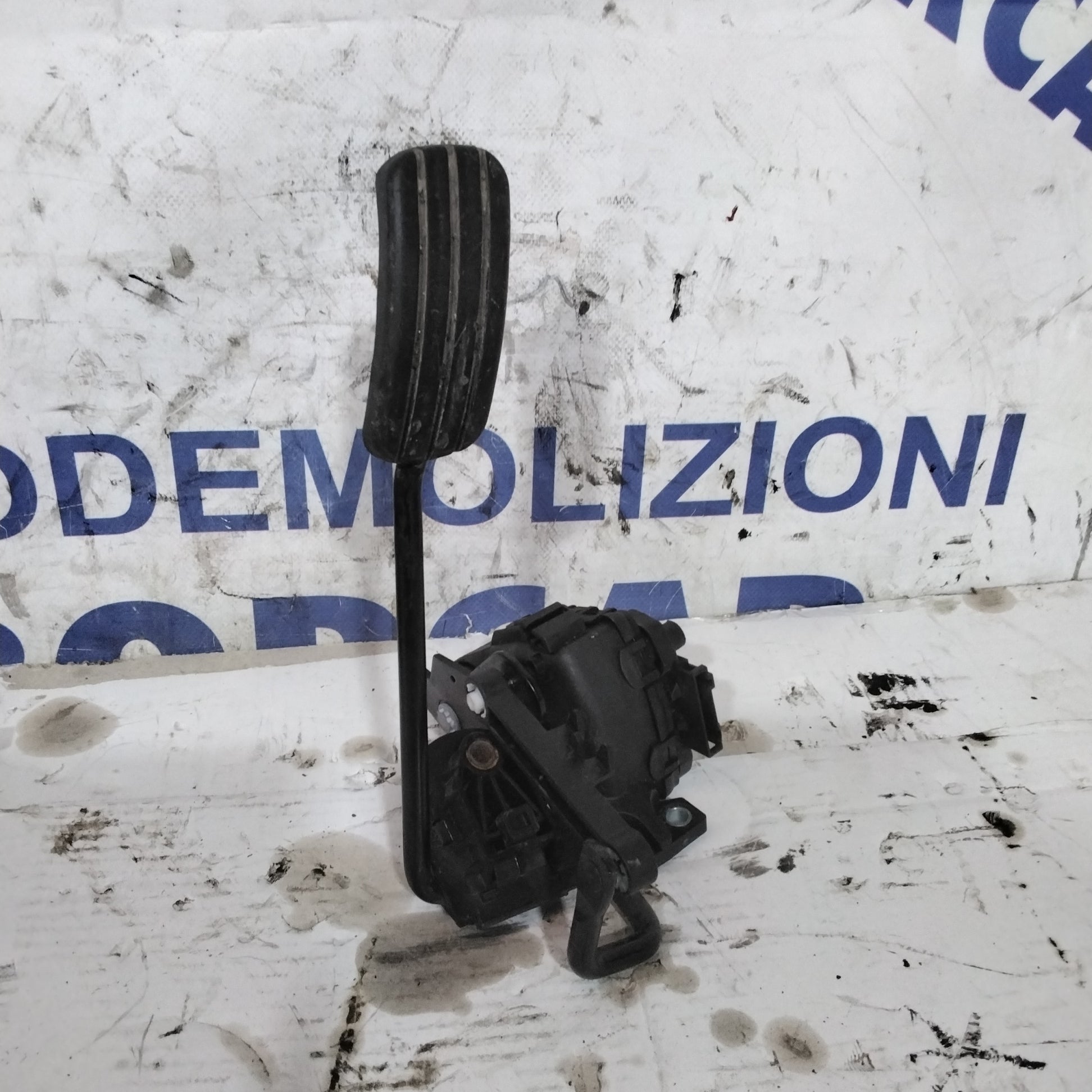 Pedal acelerador potenciómetro Renault Clio 2005 3 puertas cód: 8200699691