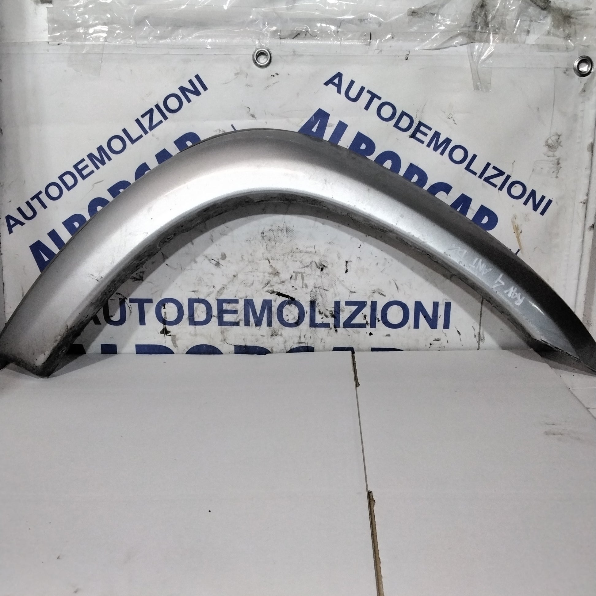 Moldura delantera derecha Toyota RAV4