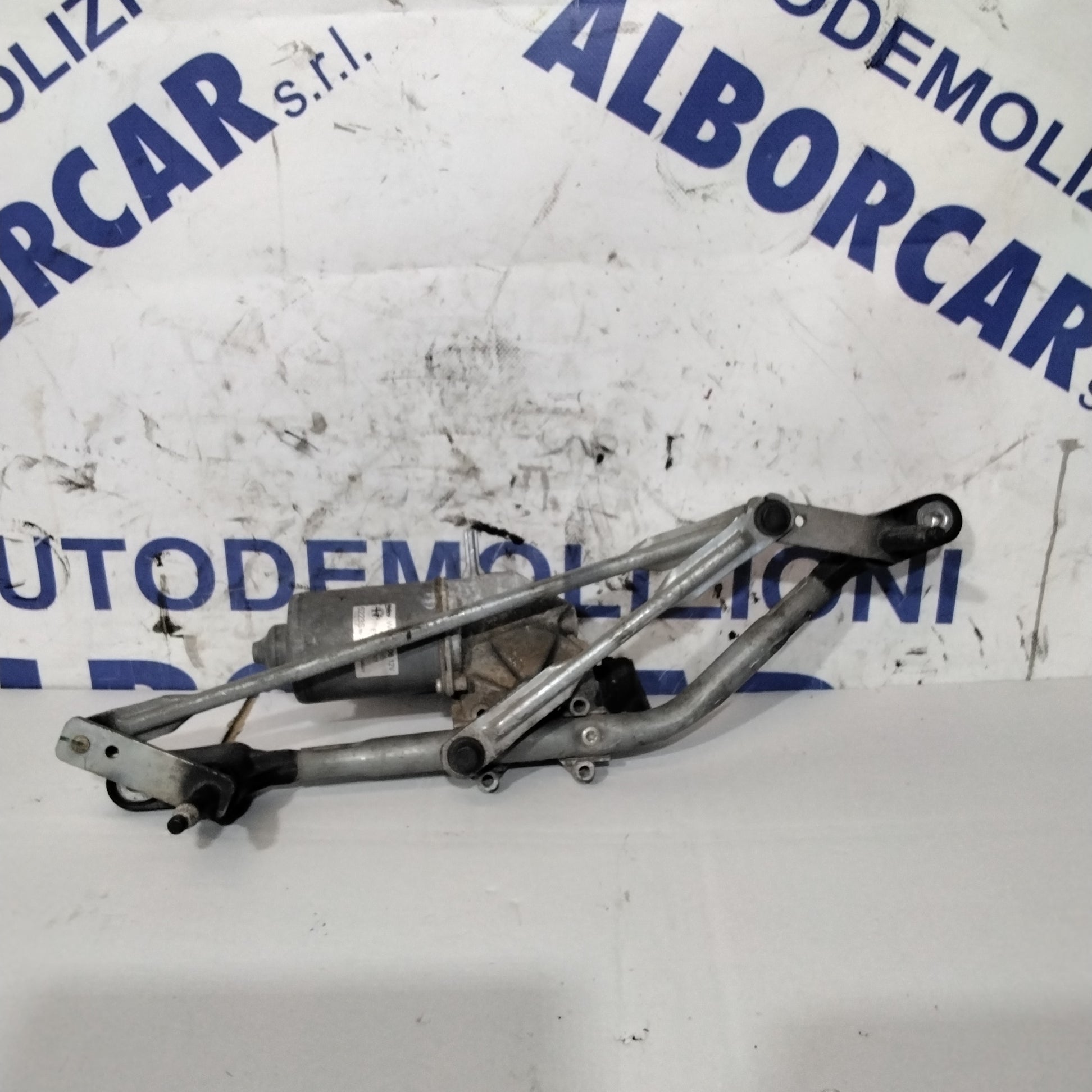 Motor de limpiaparabrisas delantero alfa mito 2008 cód: W0009106