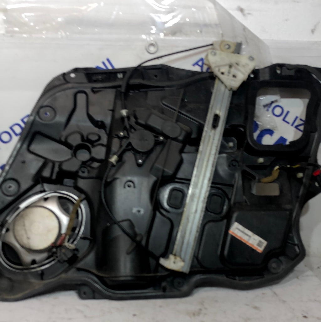 Alzavetro anteriore sinistro Mazda 3 2005/08  cod: CMO11760/GJ6A5958X
