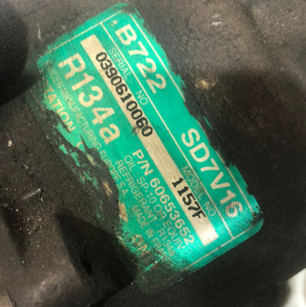 Compresor de aire acondicionado Alfa Romeo 147 cód: 60653652