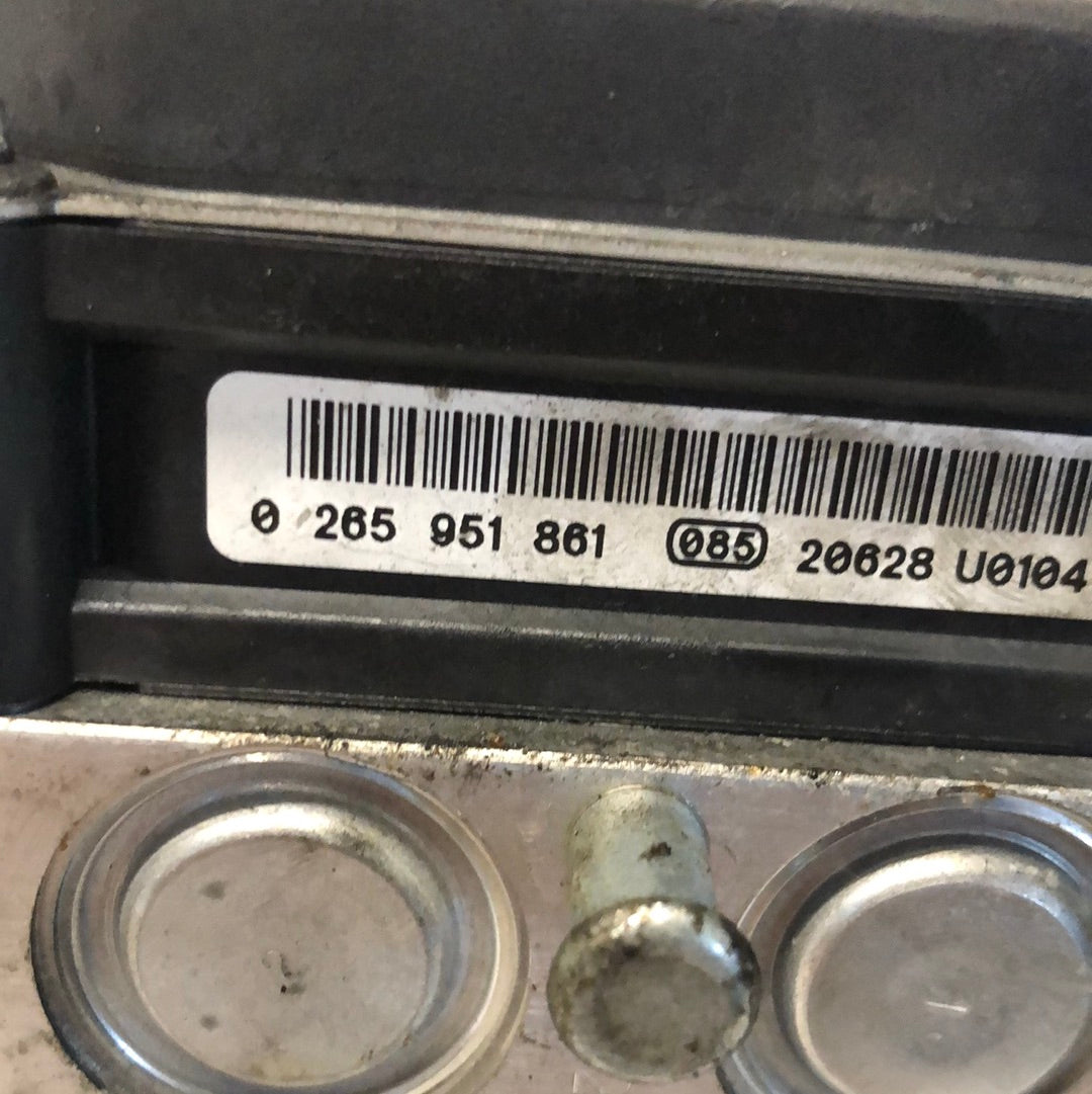 Centralina abs Citroen C4 1.6 cod: 0265951861