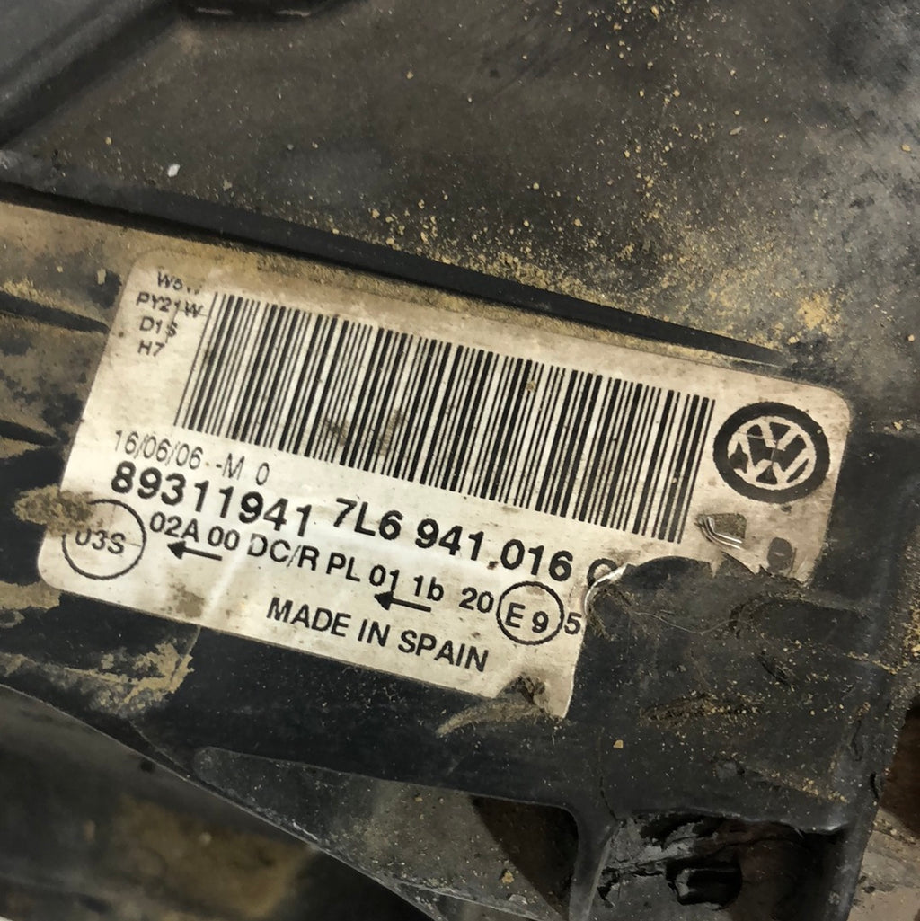 Faro derecho Volkswagen Touareg xenón 2006 cód: 89311941