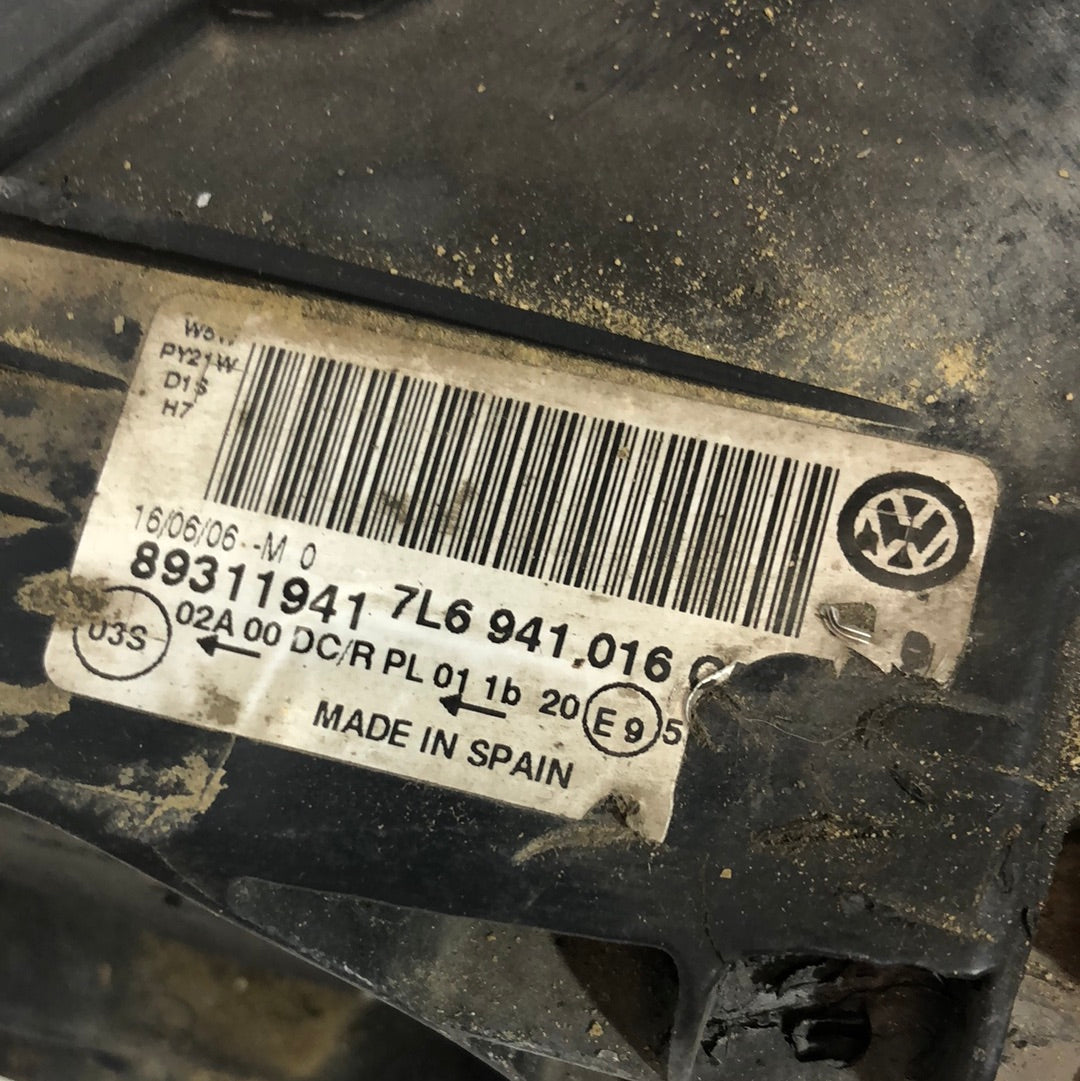 Faro derecho Volkswagen Touareg xenón 2006 cód: 89311941