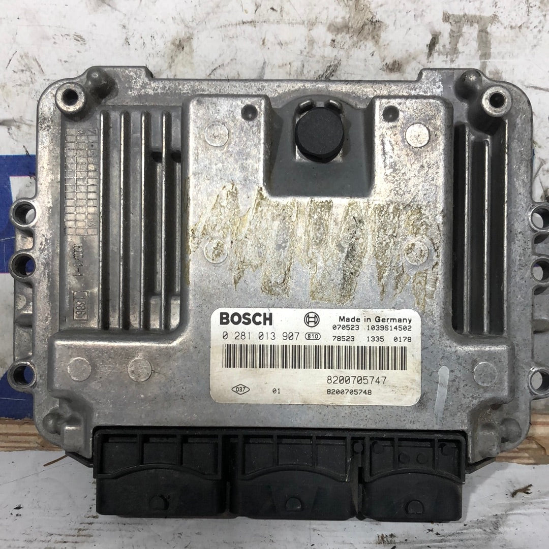 Unidad de control del motor Renault Megane Scenic 1.9 código: 0281013907