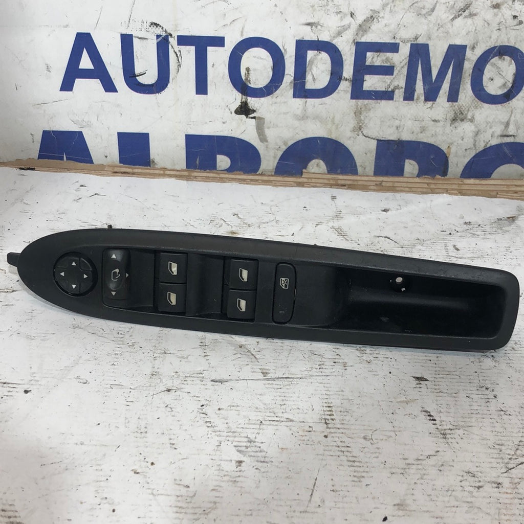 Botonera lado izquierdo Citroën C4 2012