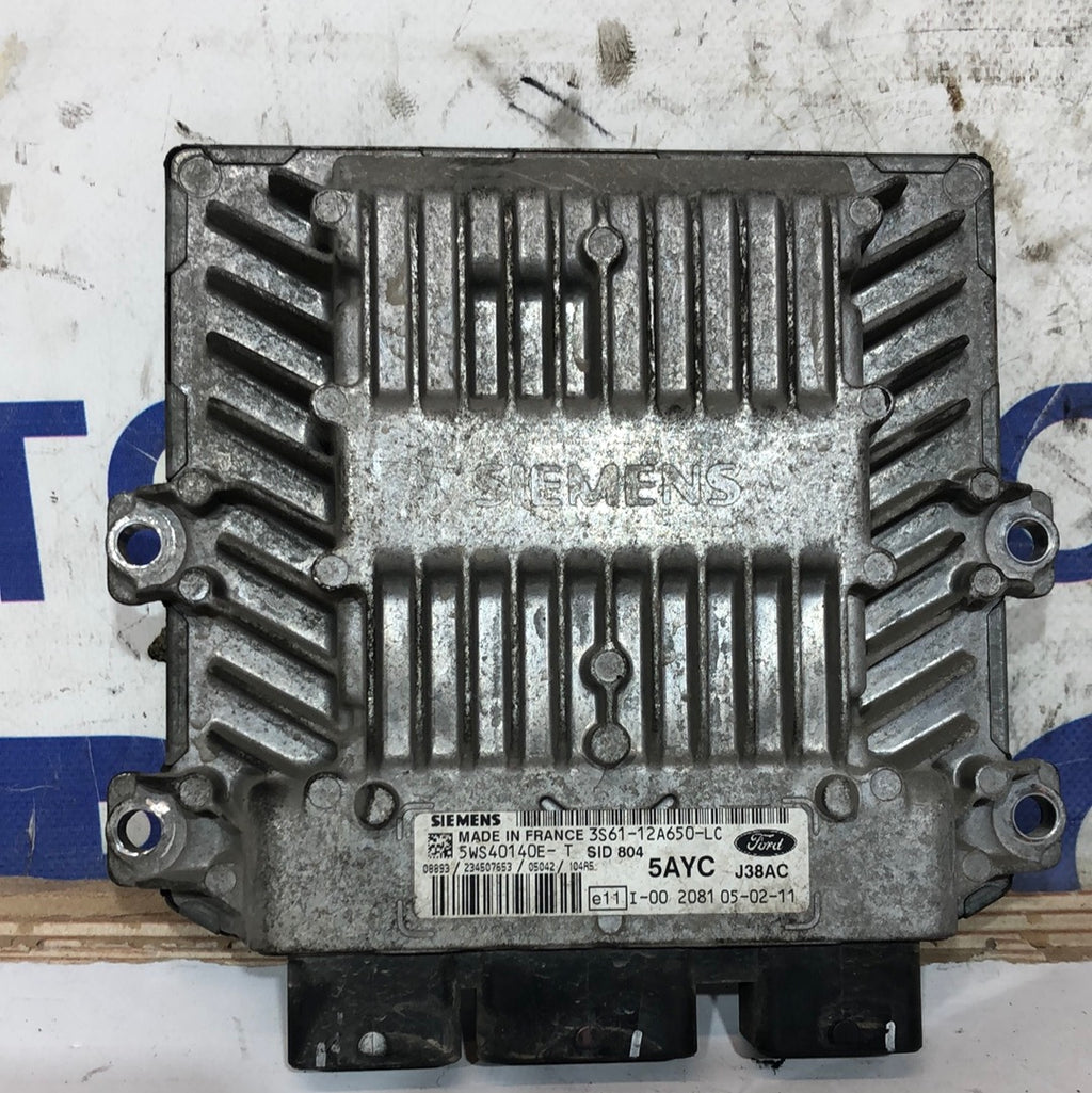 Ford Fusion engine control unit: 5WS40140E