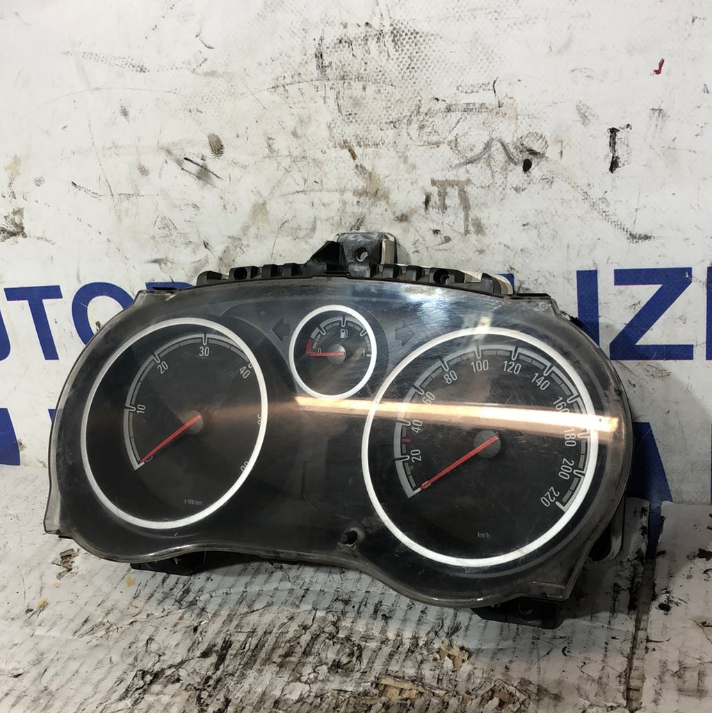 Cuadro de instrumentos/ cuentakilómetros Opel Corsa D 2009 código P0013312049