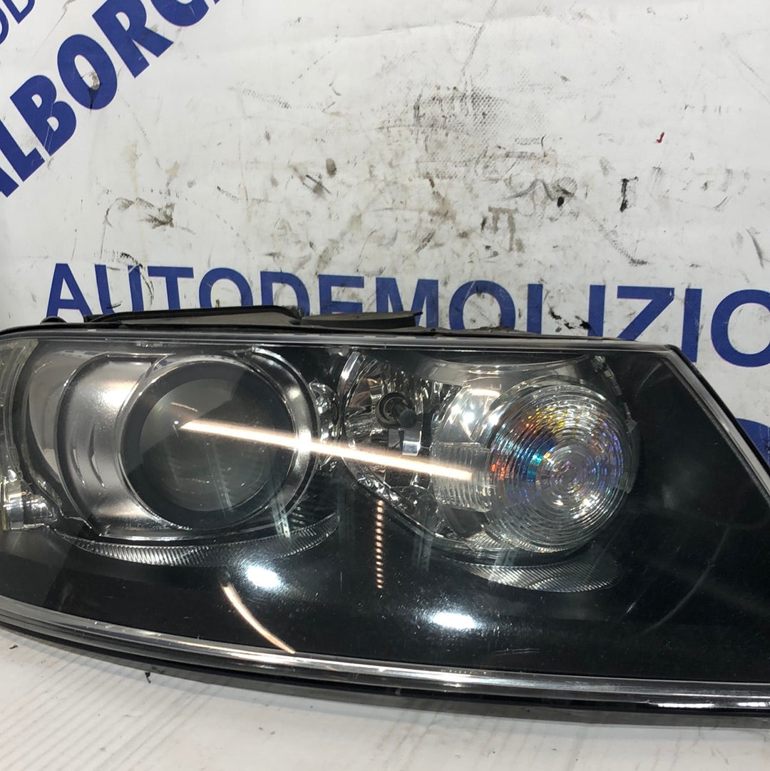 Faro derecho Volkswagen Touareg xenón 2006 cód: 89311941