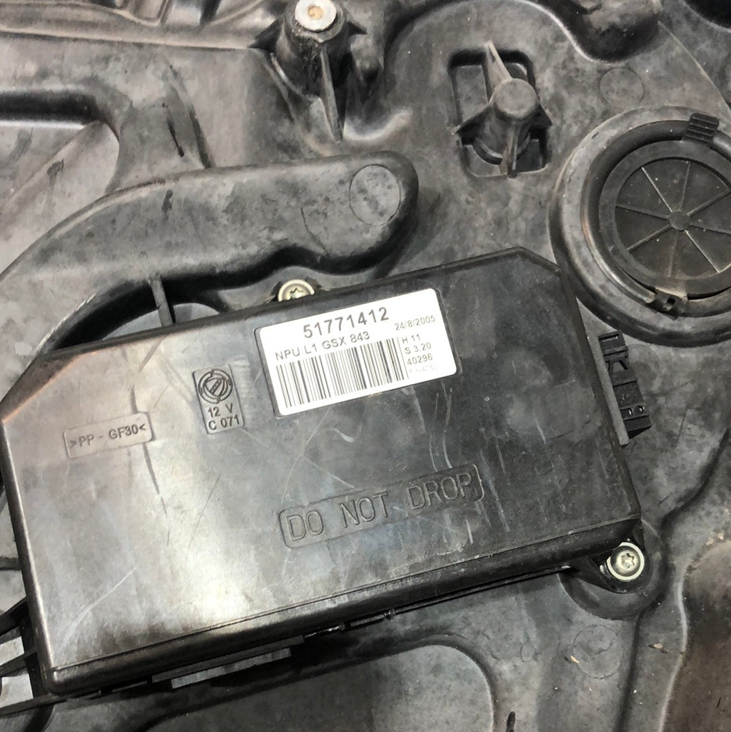Alzavetro anteriore sinistro lancia y 2005