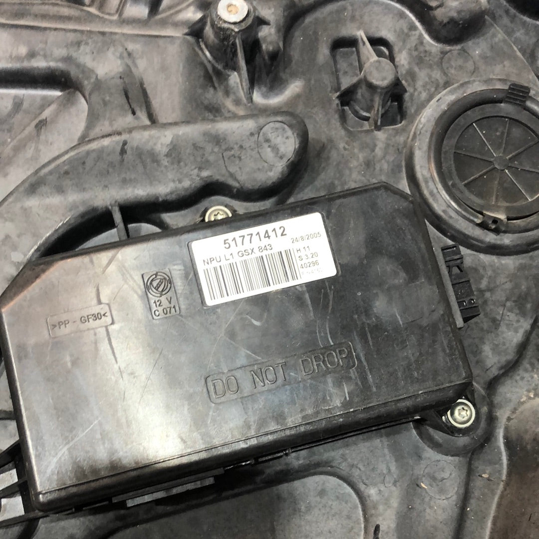 Alzavetro anteriore sinistro lancia y 2005