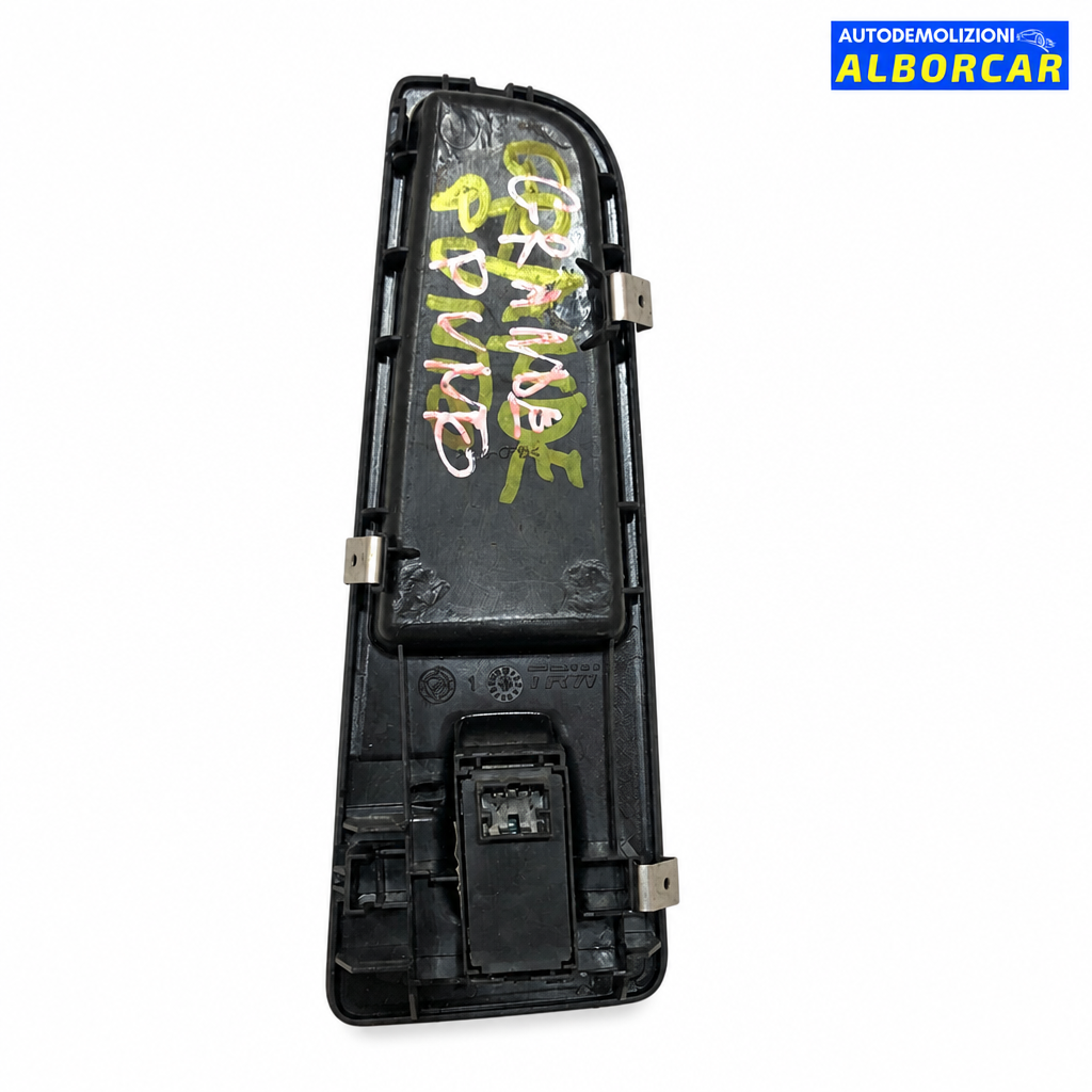 Pulsantiera alzavetro destra Fiat Grande Punto su sfondo bianco con logo Alborcar, retro