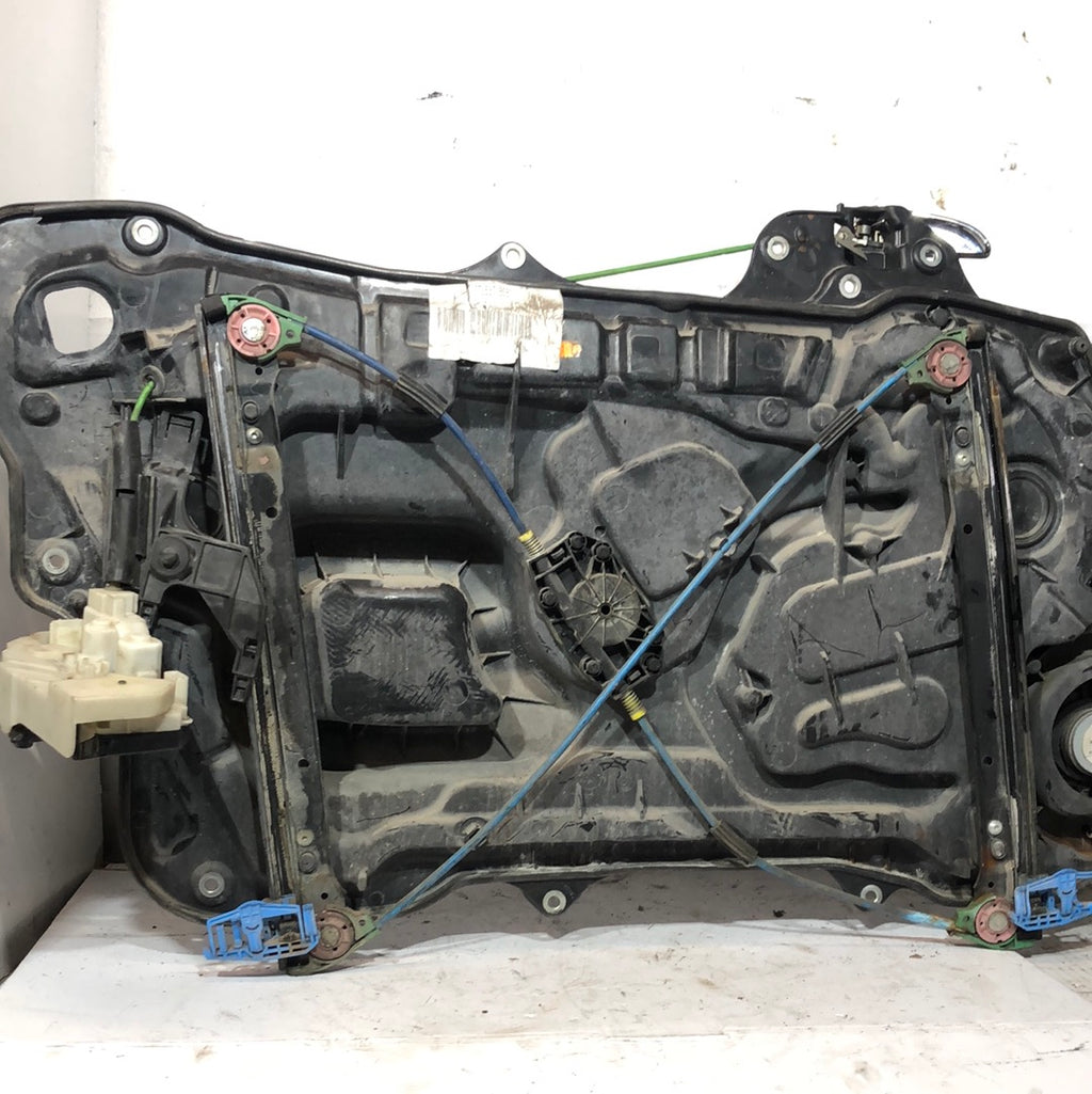 Alzavetro anteriore destro lancia y 2005