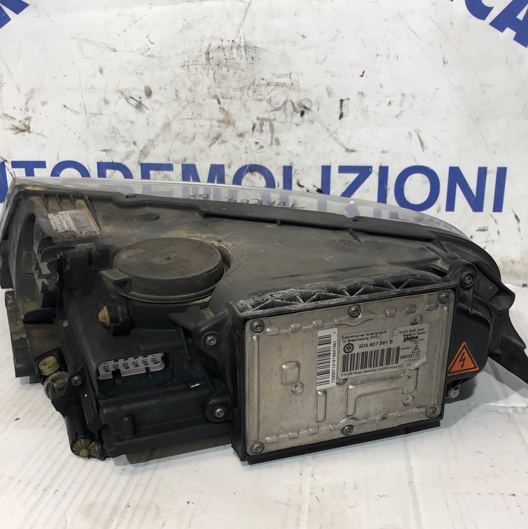 Faro derecho Volkswagen Touareg xenón 2006 cód: 89311941
