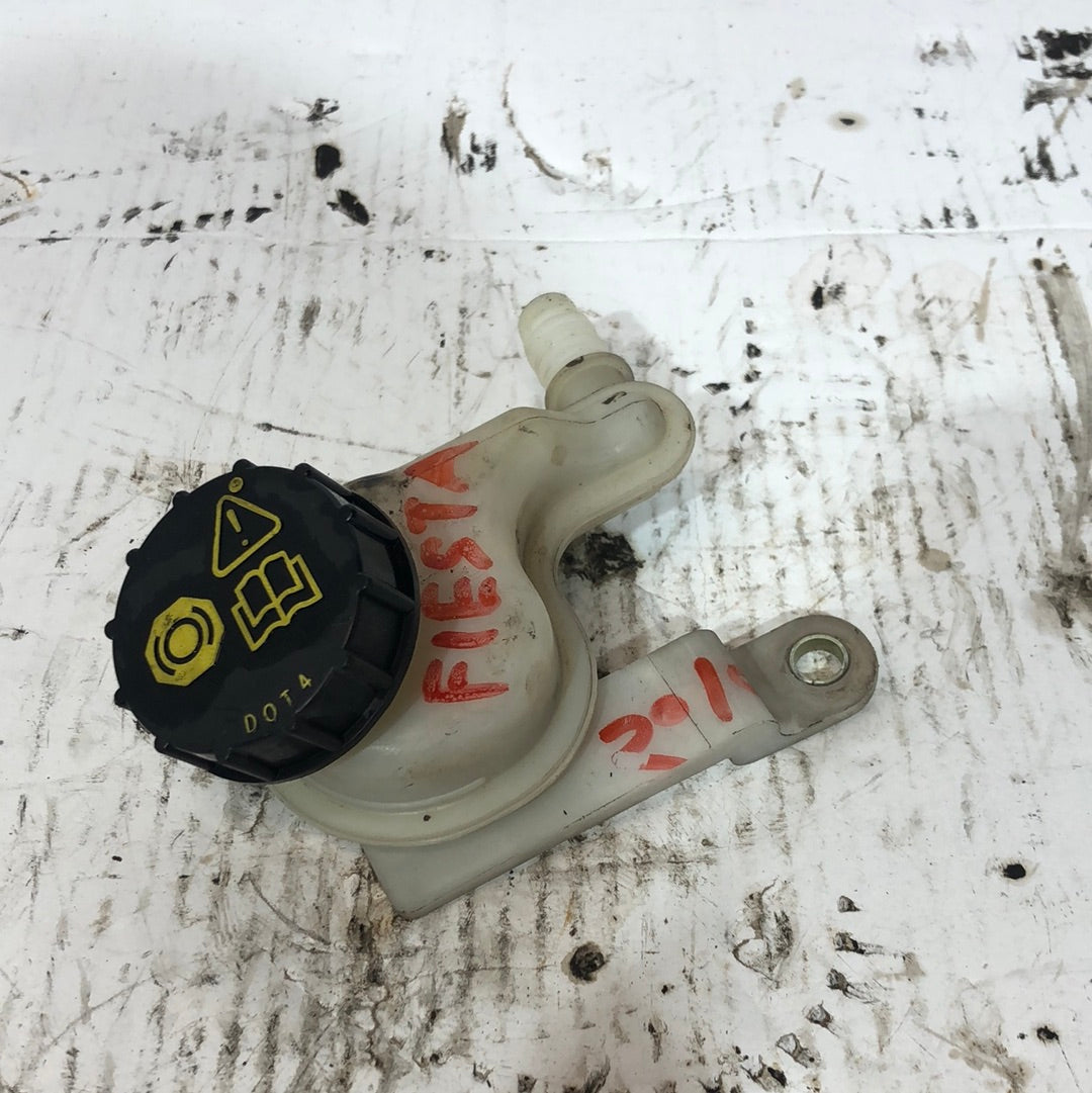 Power steering reservoir Ford Fiesta 2010