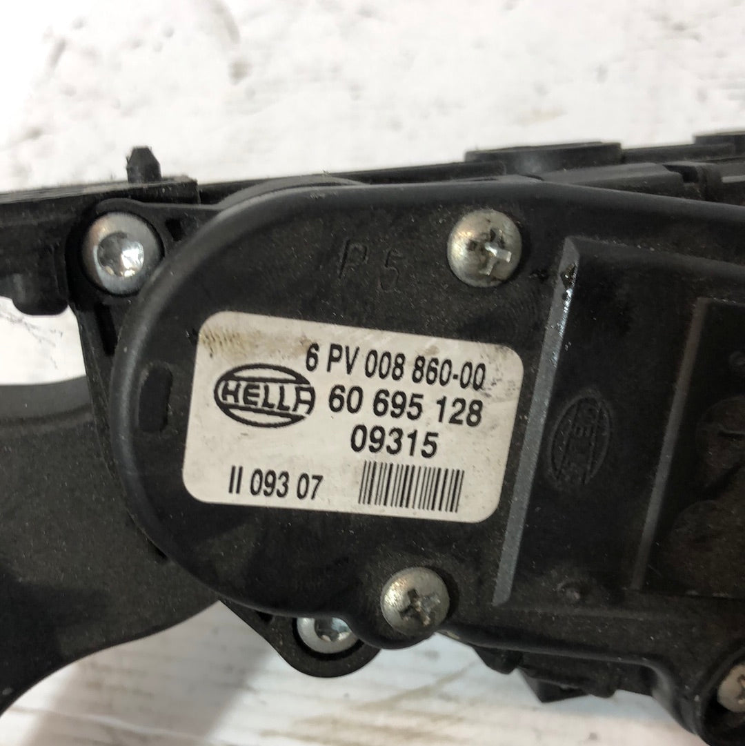 Pedale accelleratore alfa Romeo 159 berlina 1 serie cod: 60695128