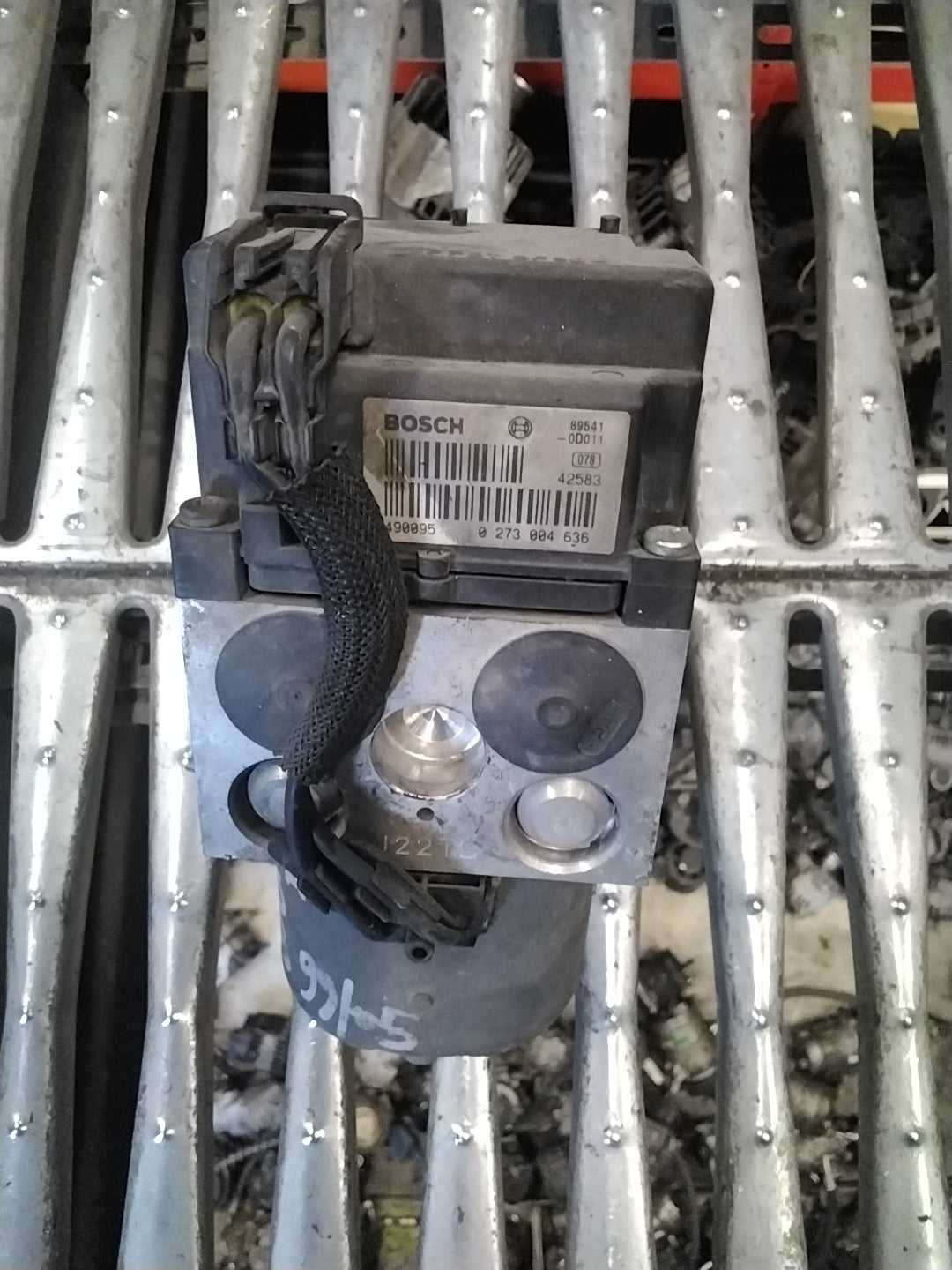 centralina abs toyota yaris 1.0 benzina anno 1999/2005 codice 0273004636