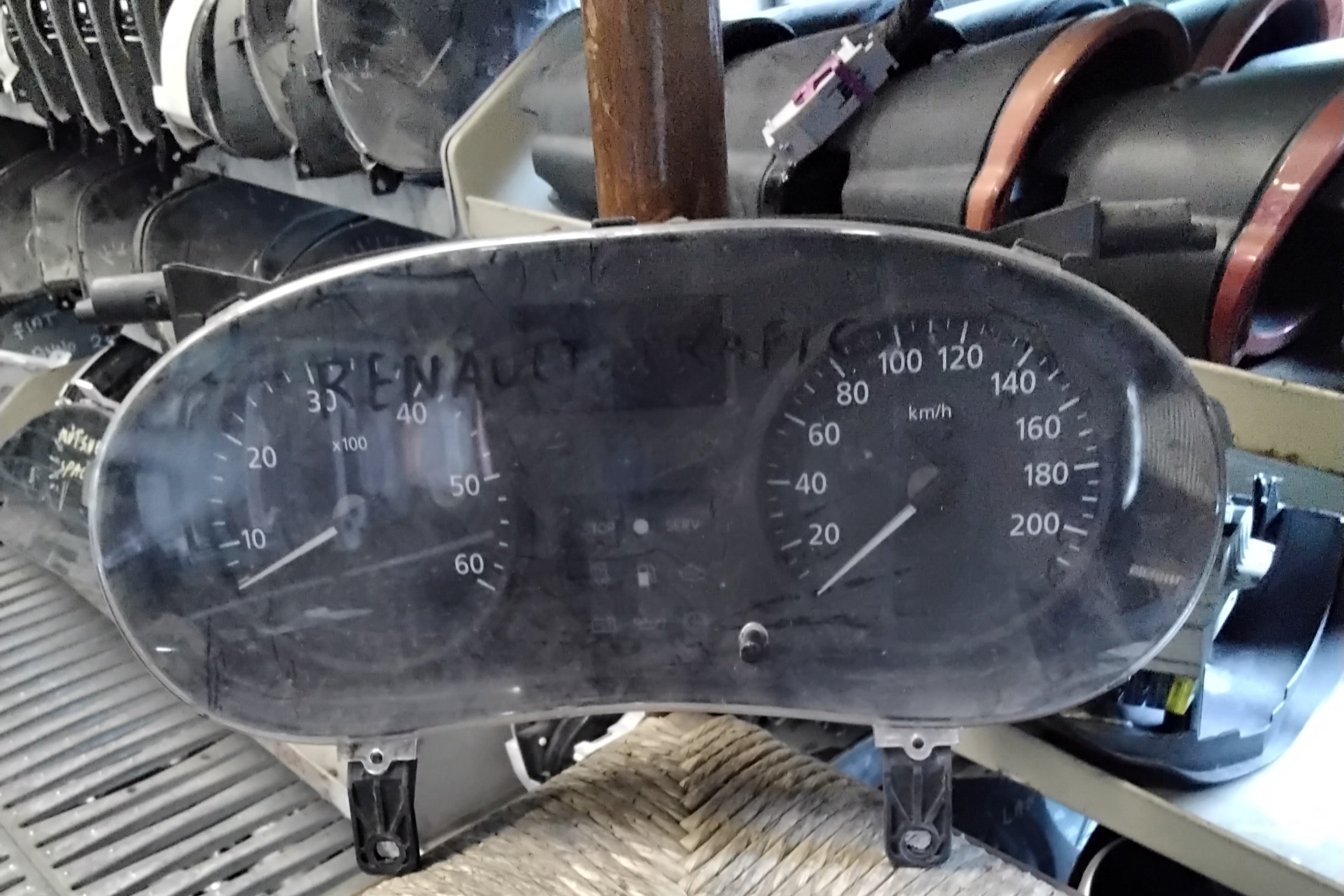 Quadro strumenti contachilometri renault trafic codice P8200390132