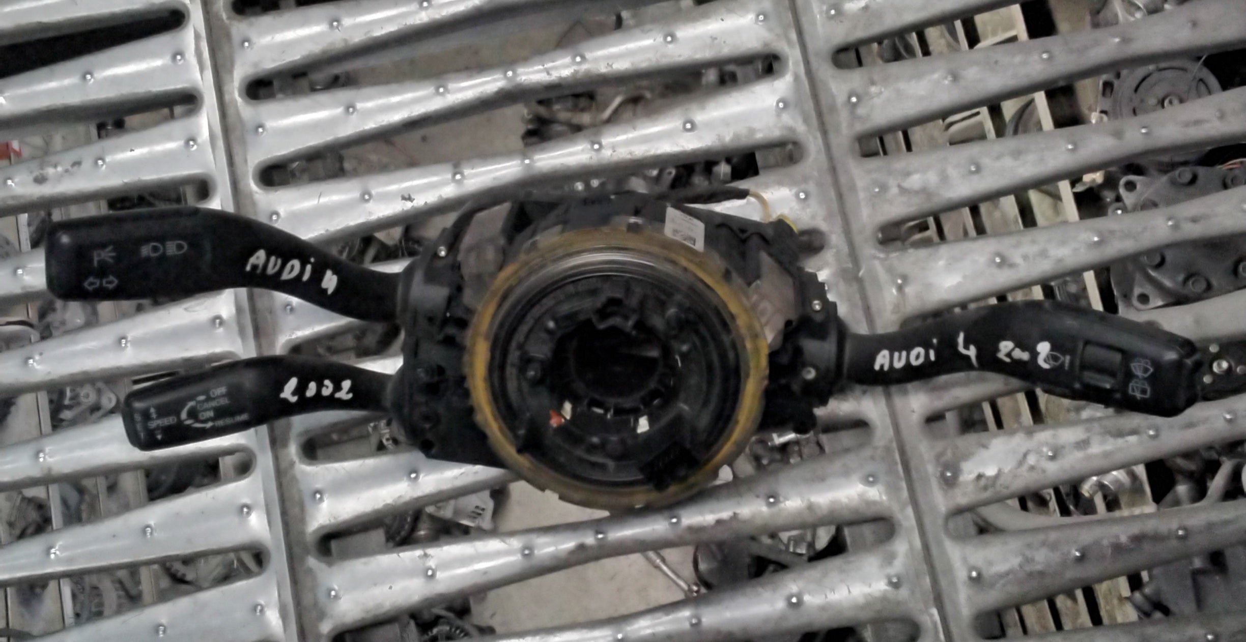 Devioluce audi a4 codice 8E0953549L