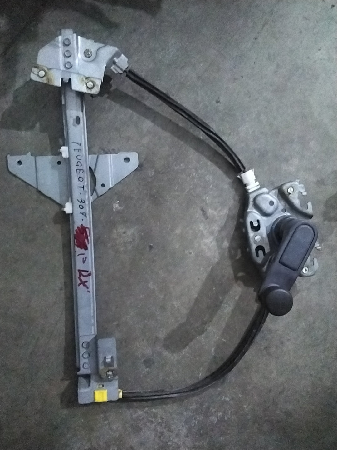 Alzavetro posteriore destro peugeot 307 codice 115281