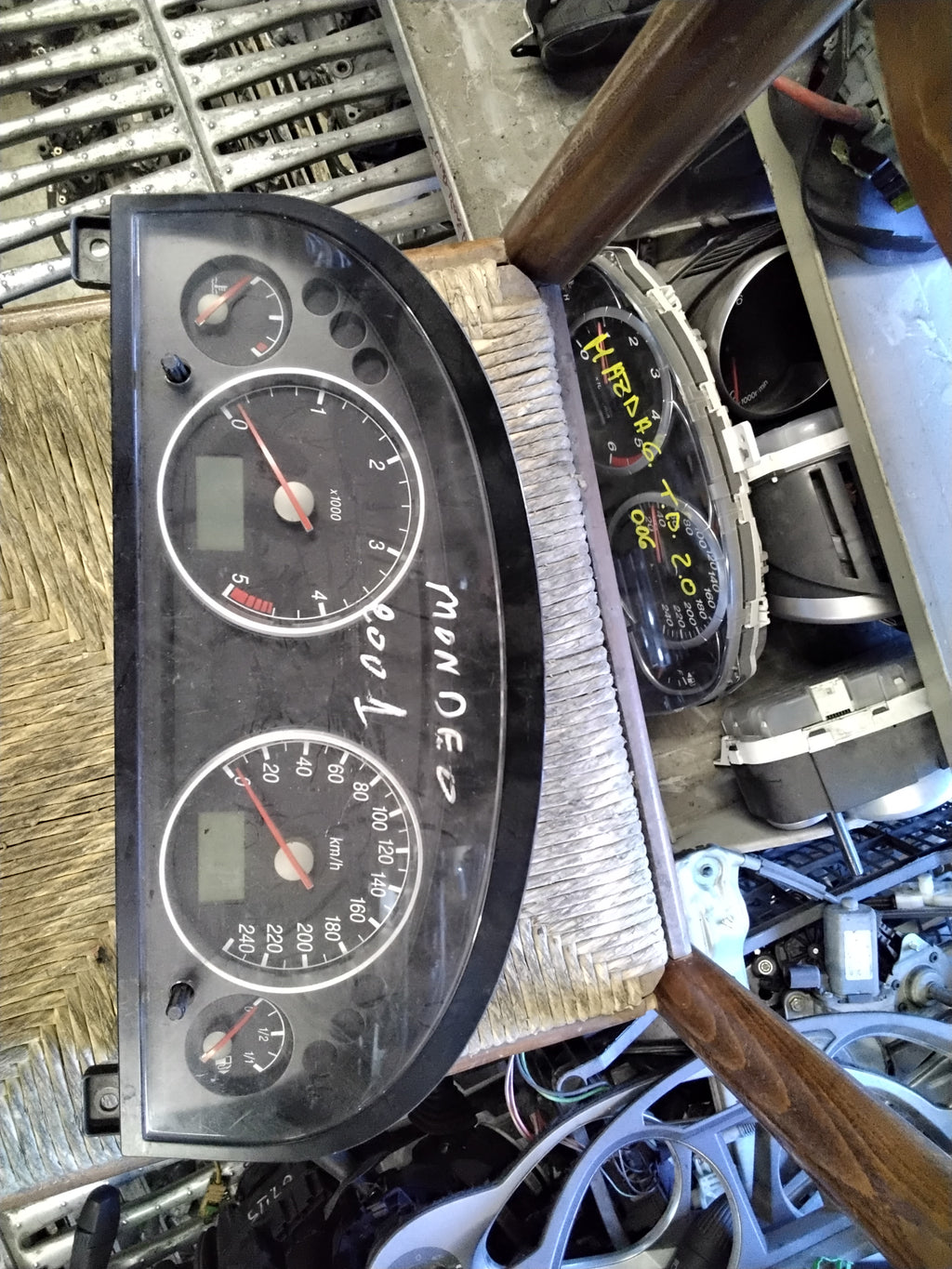 Quadro strumenti contachilometri ford mondeo anno 2001 codice 44ZU187