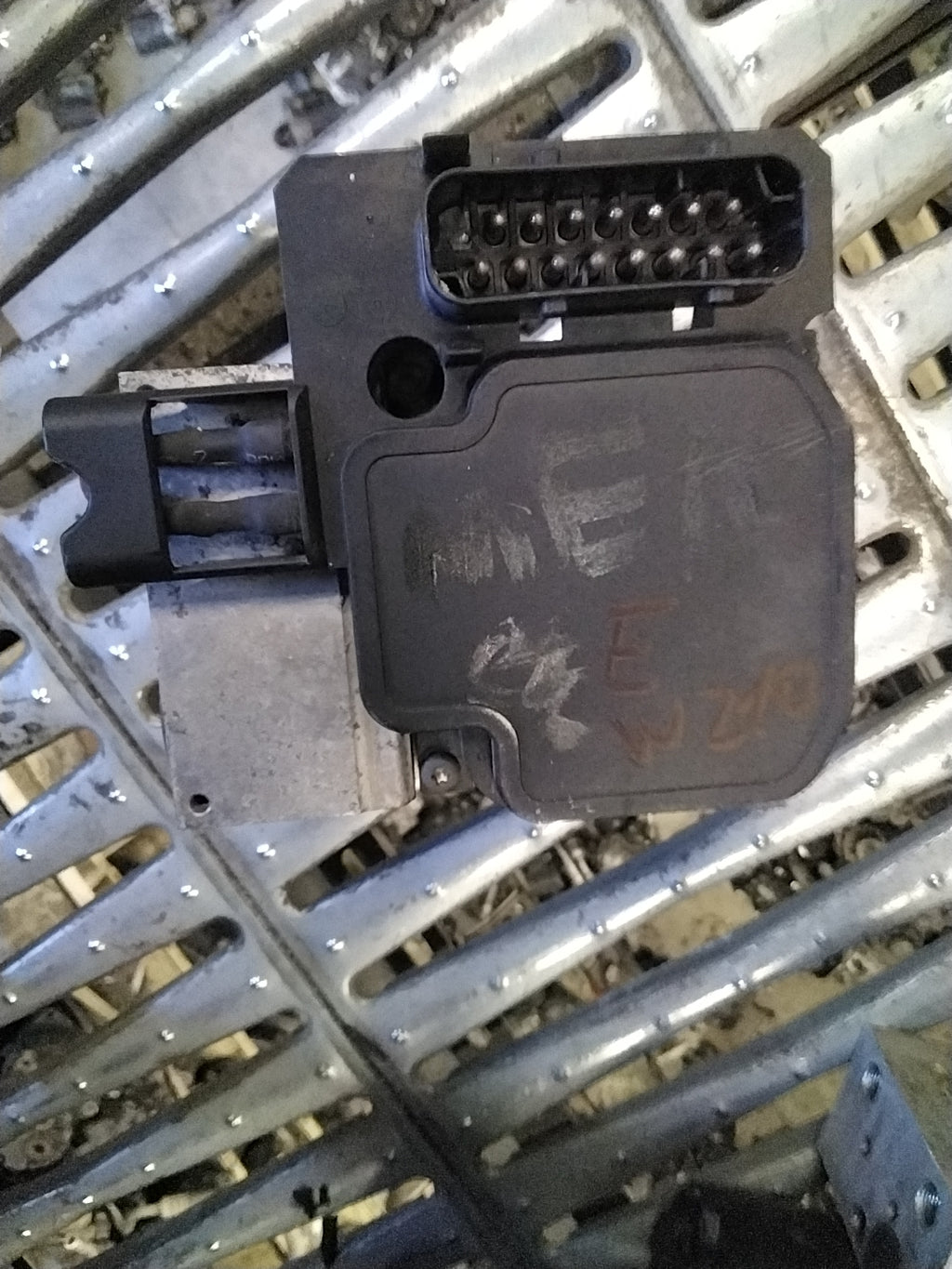 Centralina pompa abs mercedes classe E W210 codice 0265202436