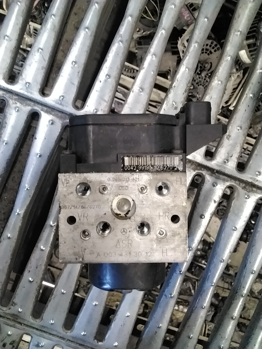 Centralina abs mercedes C220cdi anno 1999 codice 0265217401