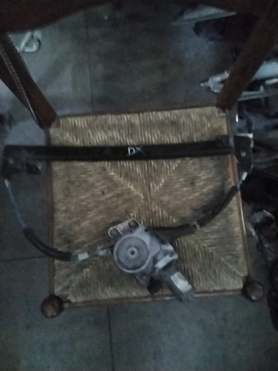 Alzavetro Afa Romeo 147