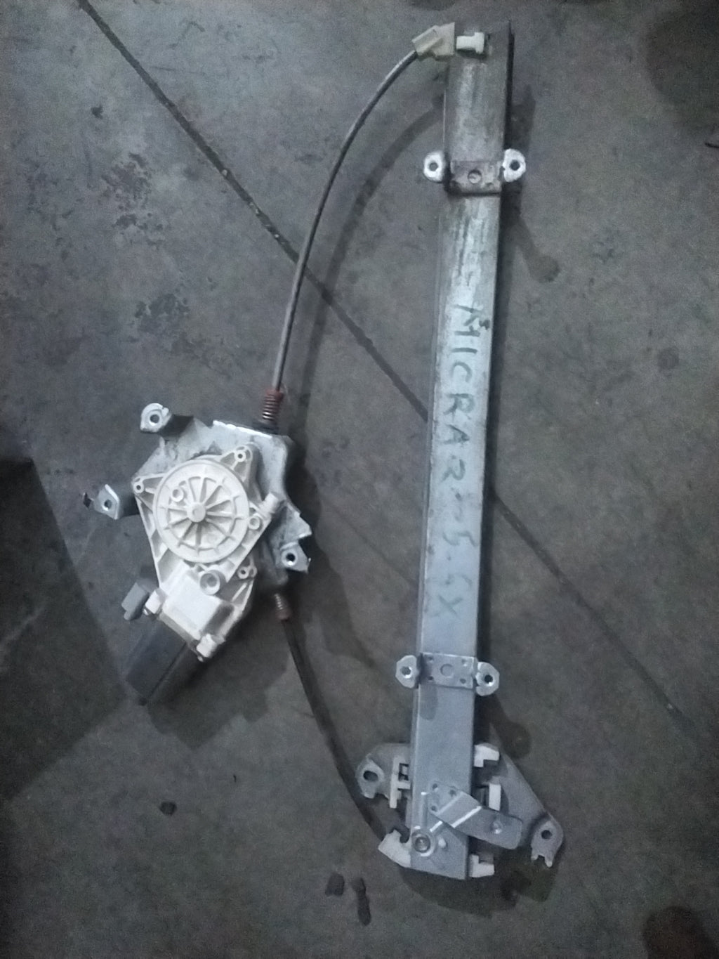 Motorino alzavetro anteriore sinistro Nissan Micra codice 0130822202