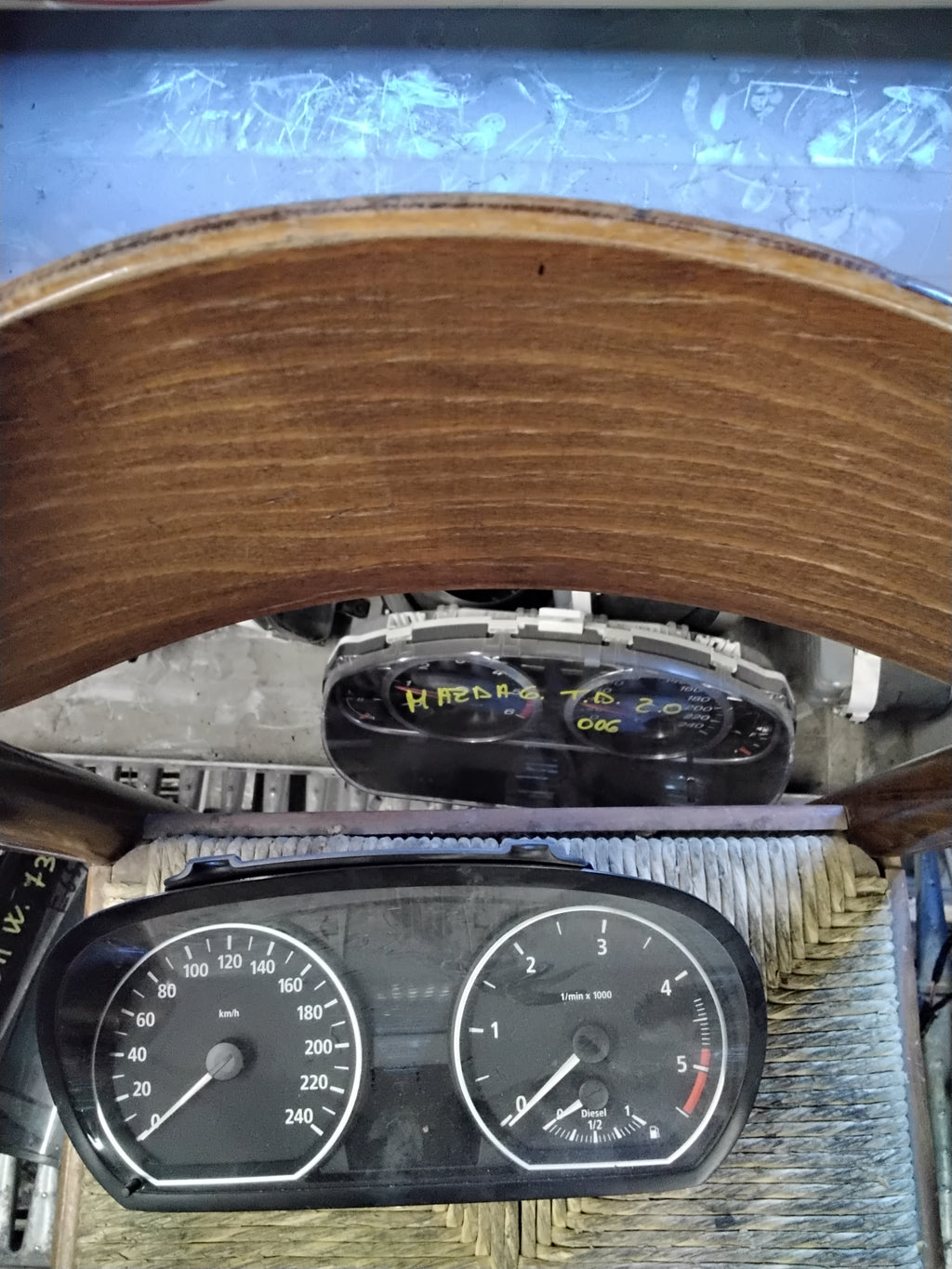 Quadro strumenti contachilometri bmw 118 codice 102495246