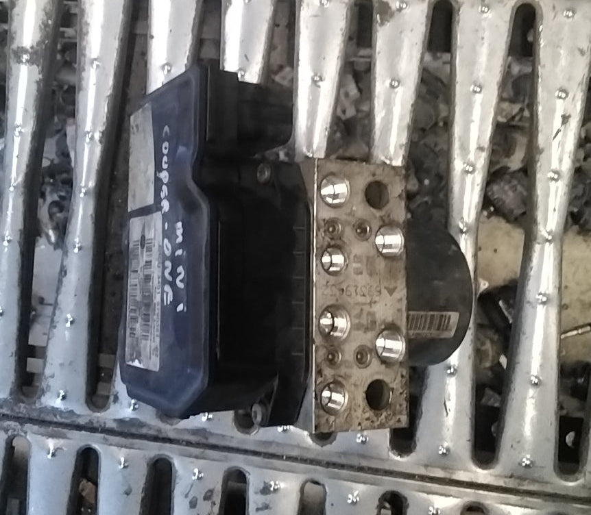 Pompa Centralina ABS mini cooper 1.4 anno 2008 codice 6790381