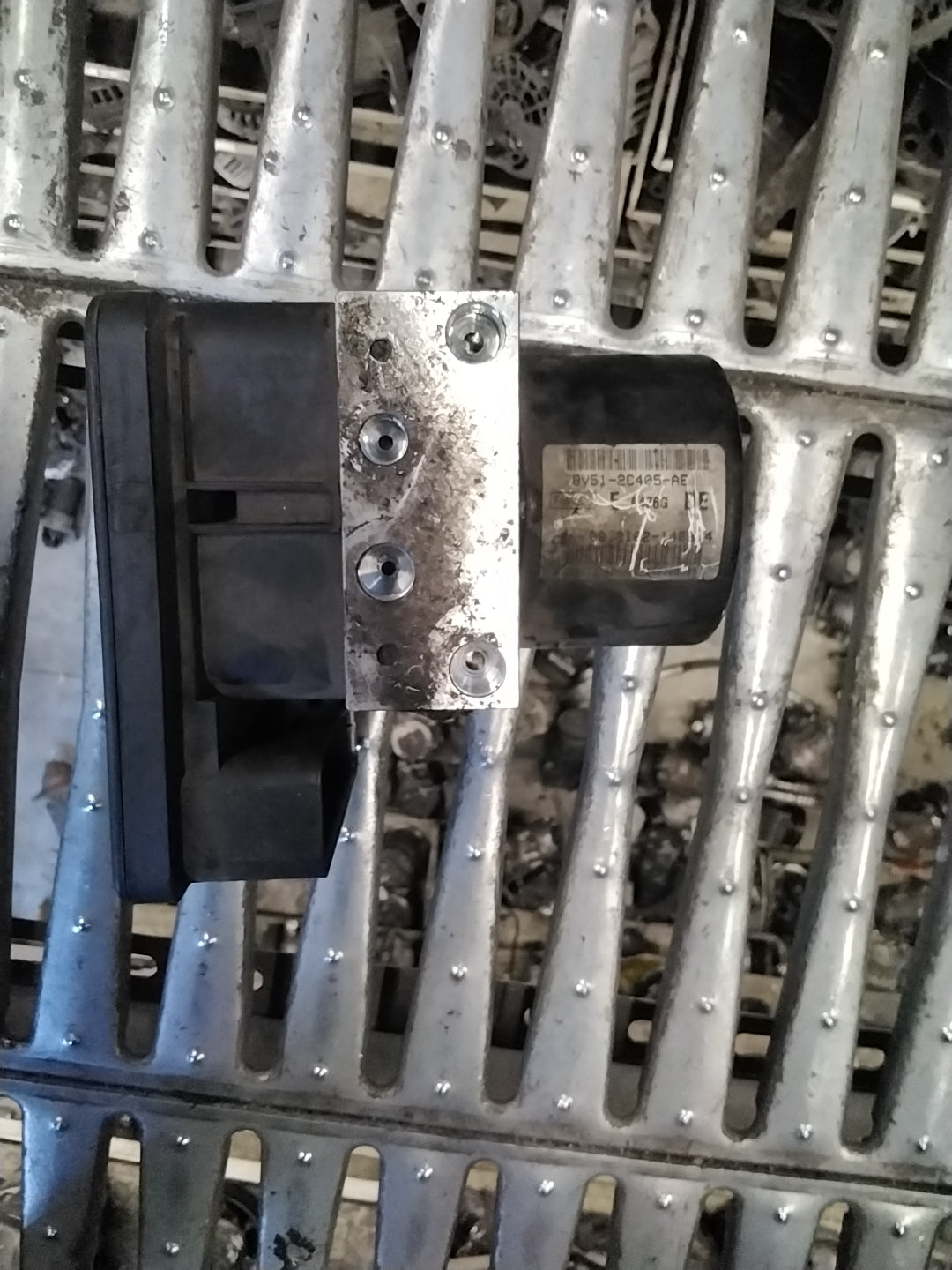Centralina pompa abs ford fiesta codice 8V512C405AE